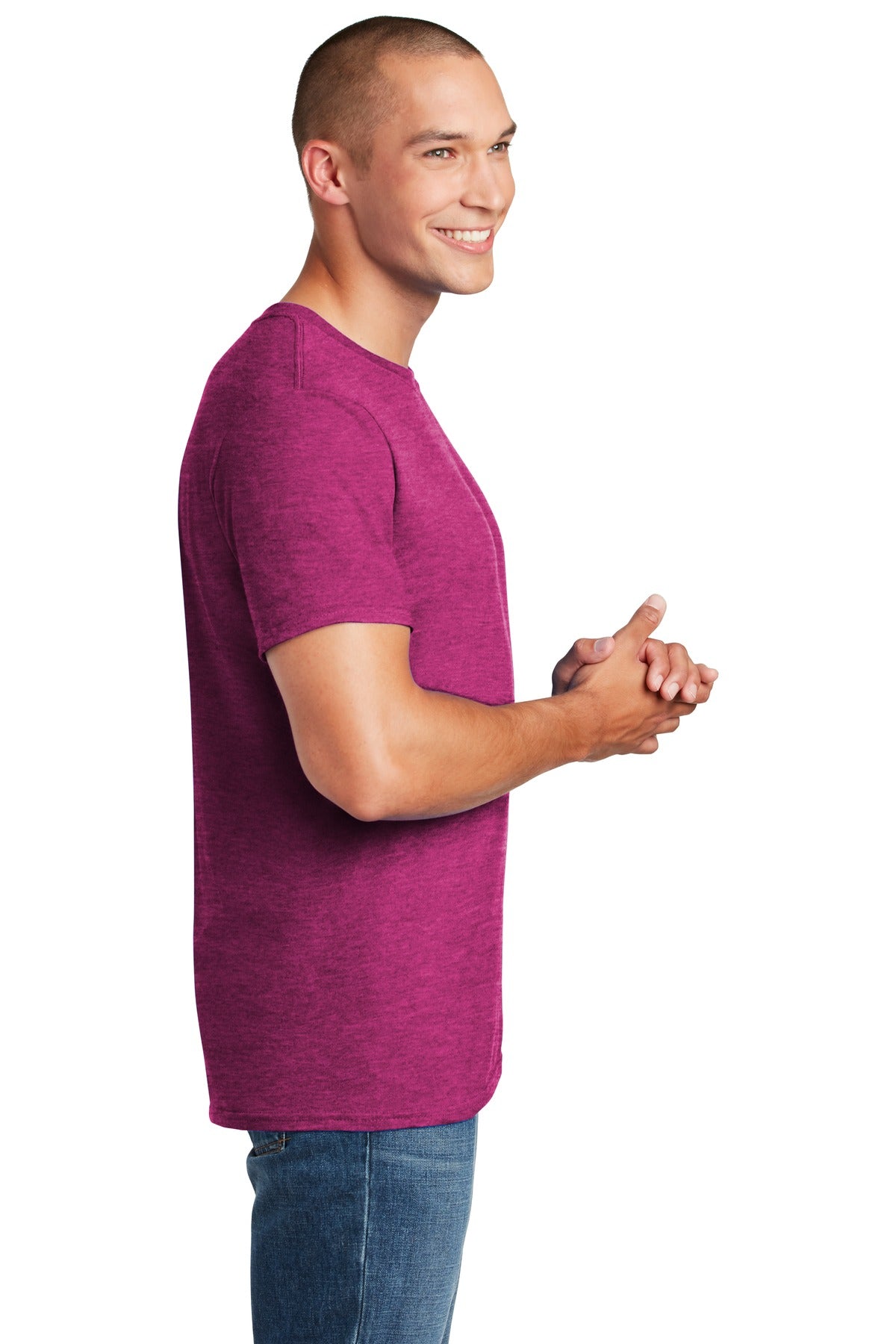 Gildan Softstyle T-Shirt 64000 side model image.