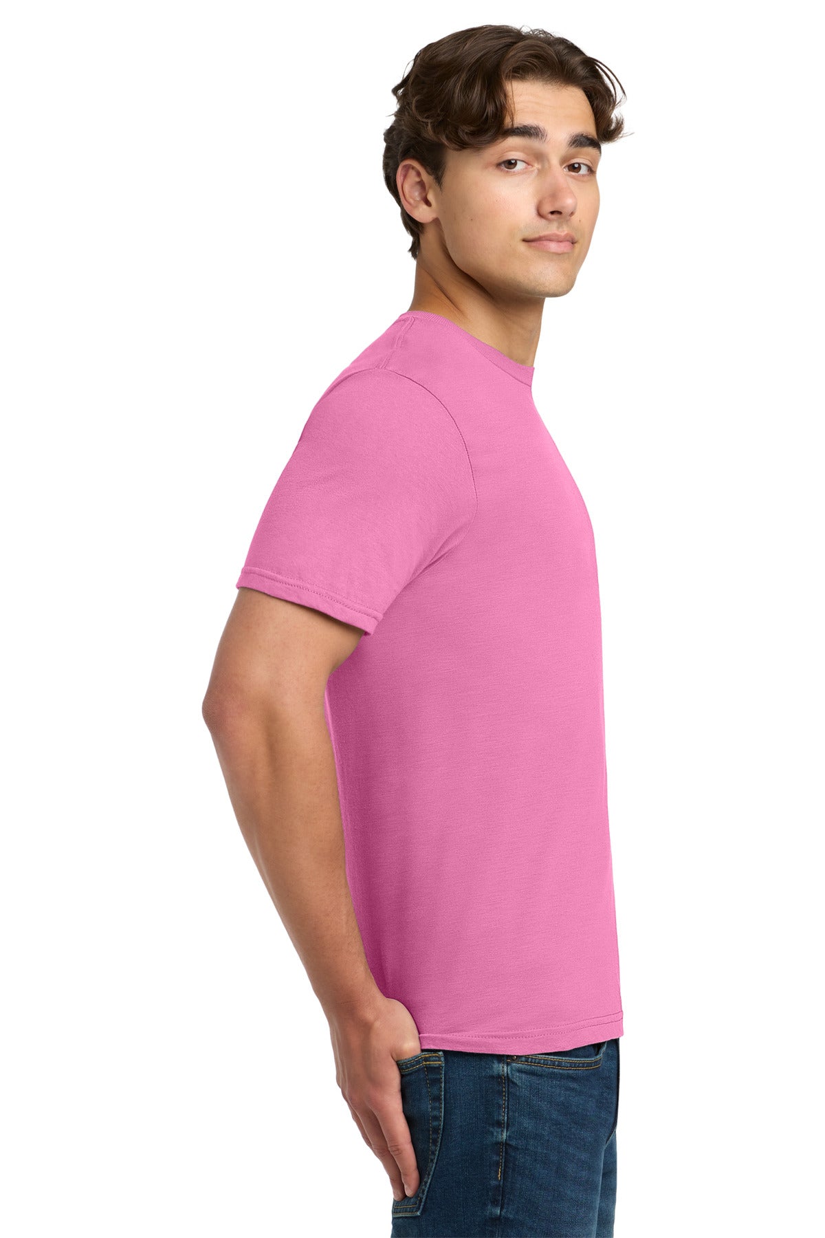 Gildan Softstyle T-Shirt 64000 side model image.