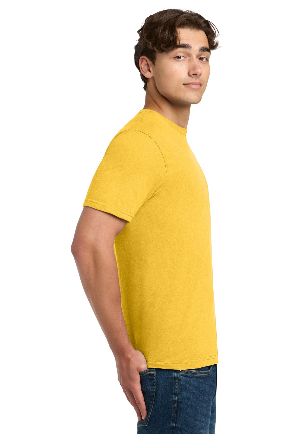 Gildan Softstyle T-Shirt 64000 side model image.