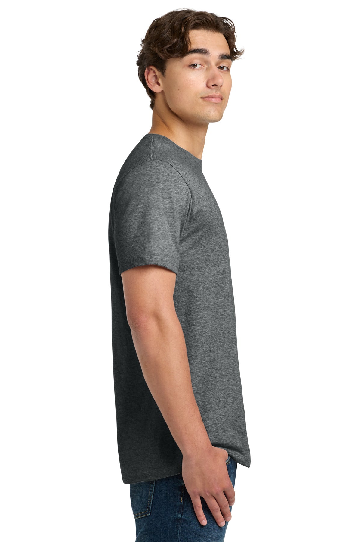 Gildan Softstyle T-Shirt 64000 side model image.