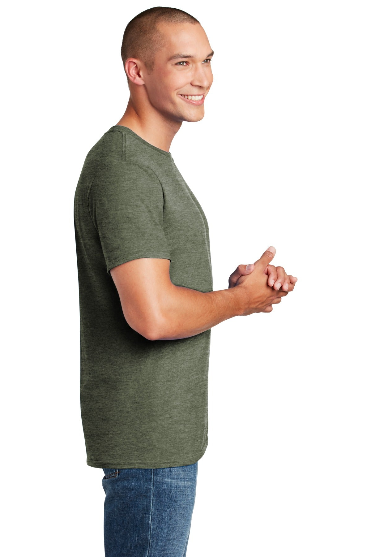 Gildan Softstyle T-Shirt 64000 side model image.