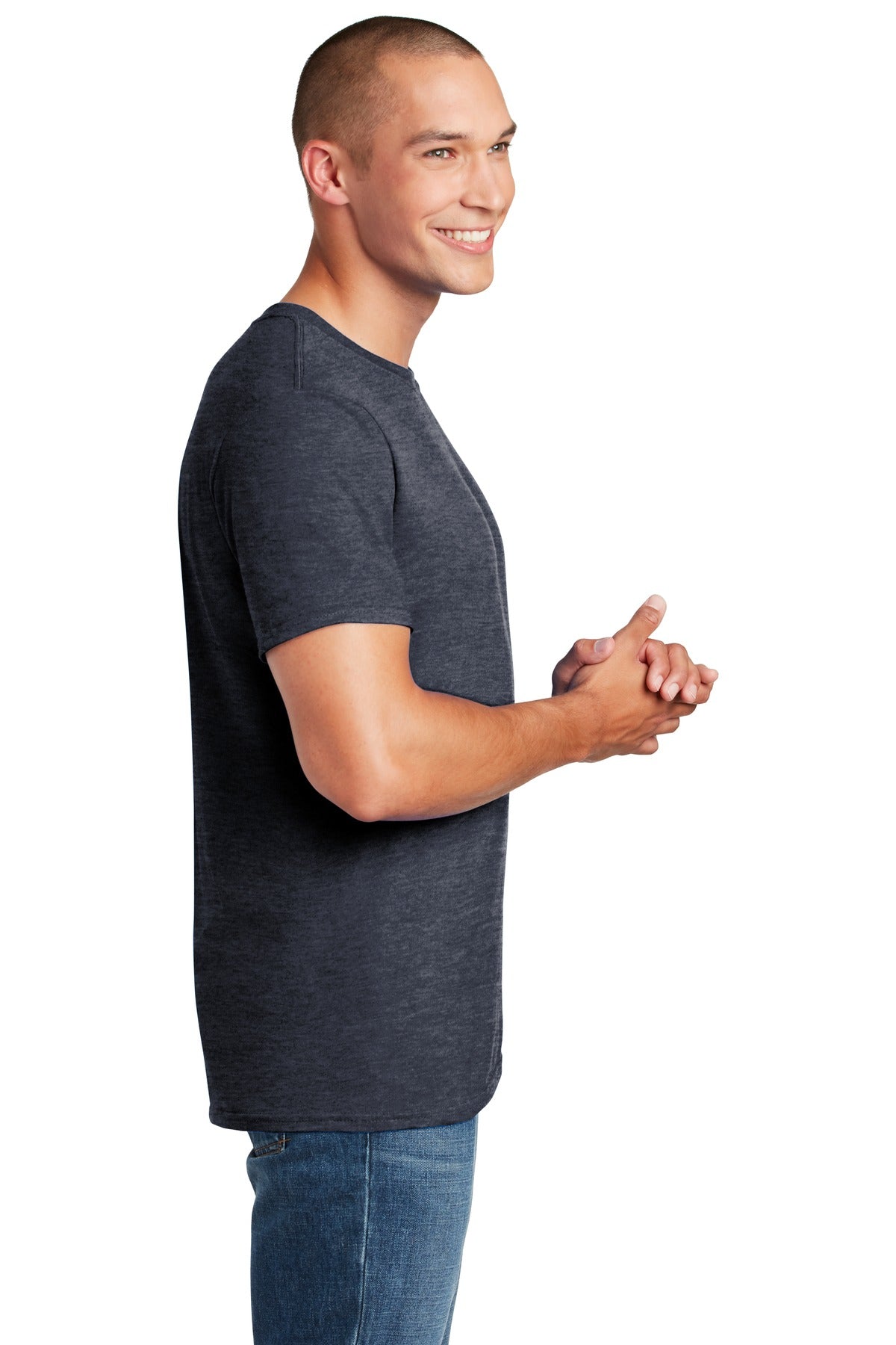 Gildan Softstyle T-Shirt 64000 side model image.