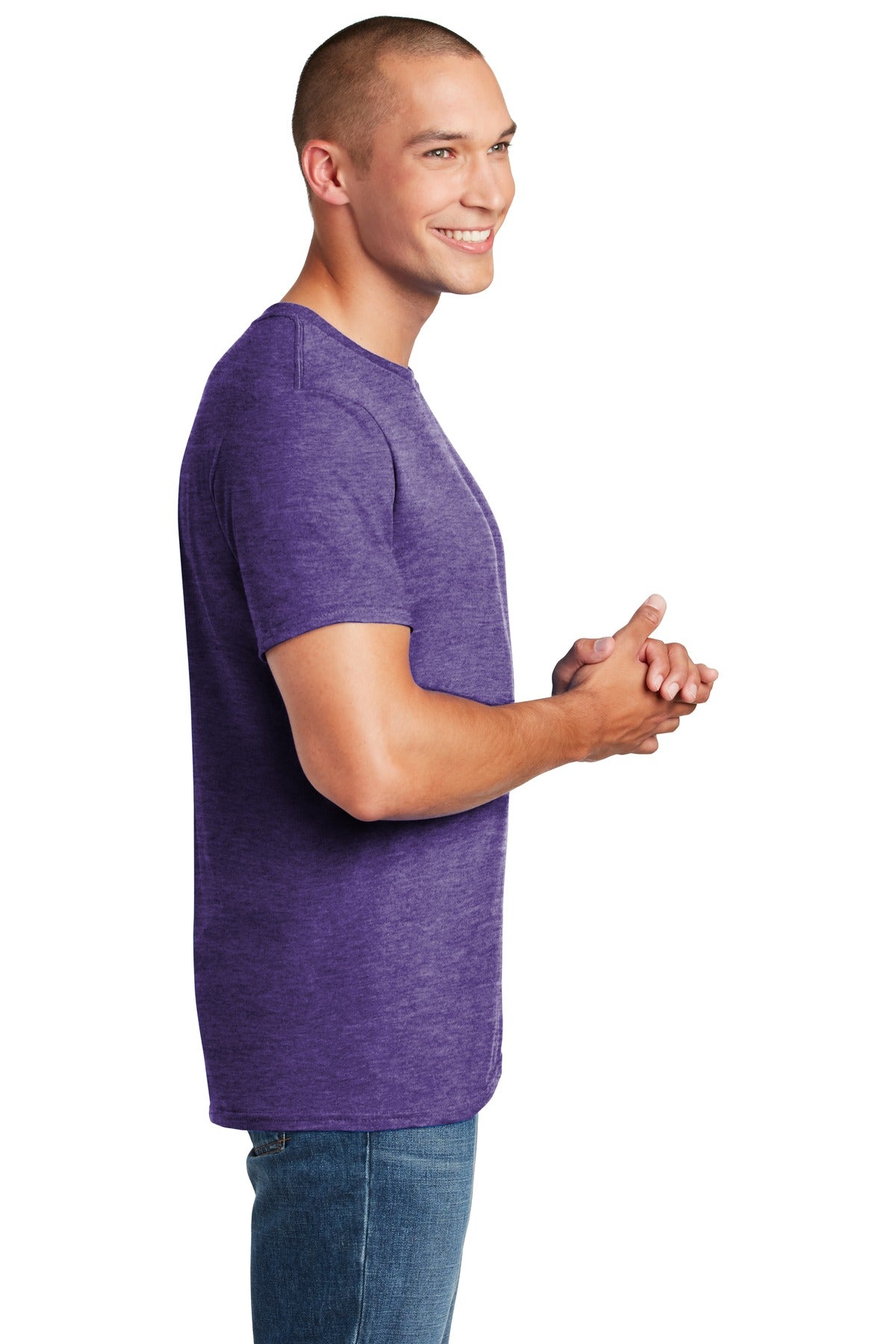 Gildan Softstyle T-Shirt 64000 side model image.