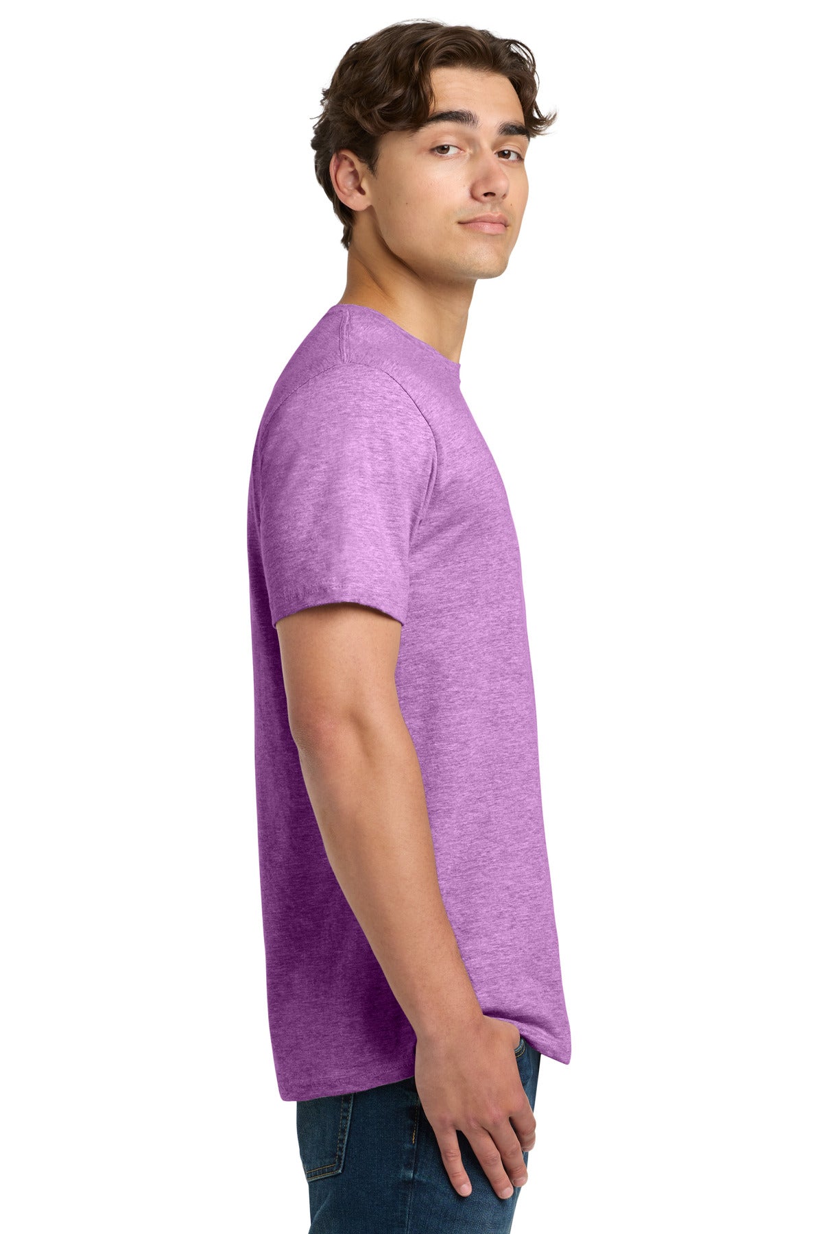 Gildan Softstyle T-Shirt 64000 side model image.