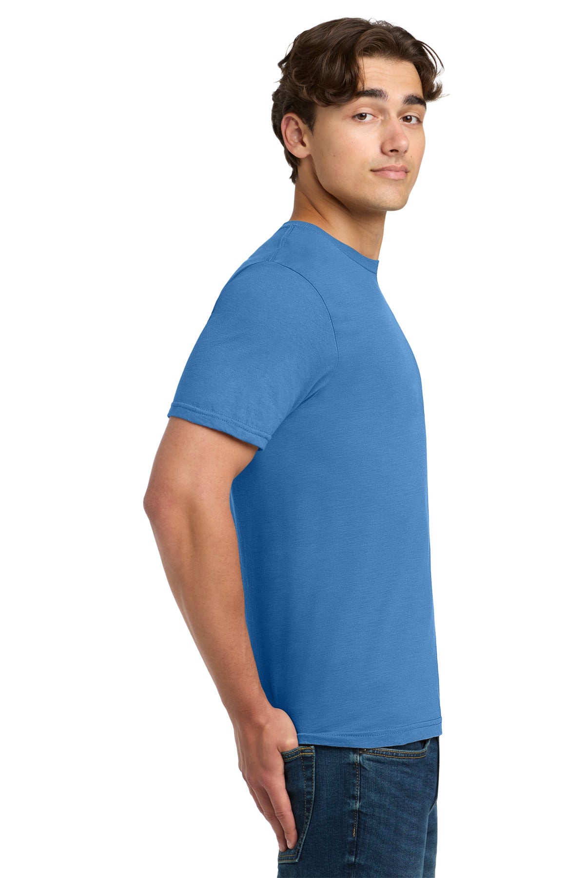 Gildan Softstyle T-Shirt 64000 side model image.
