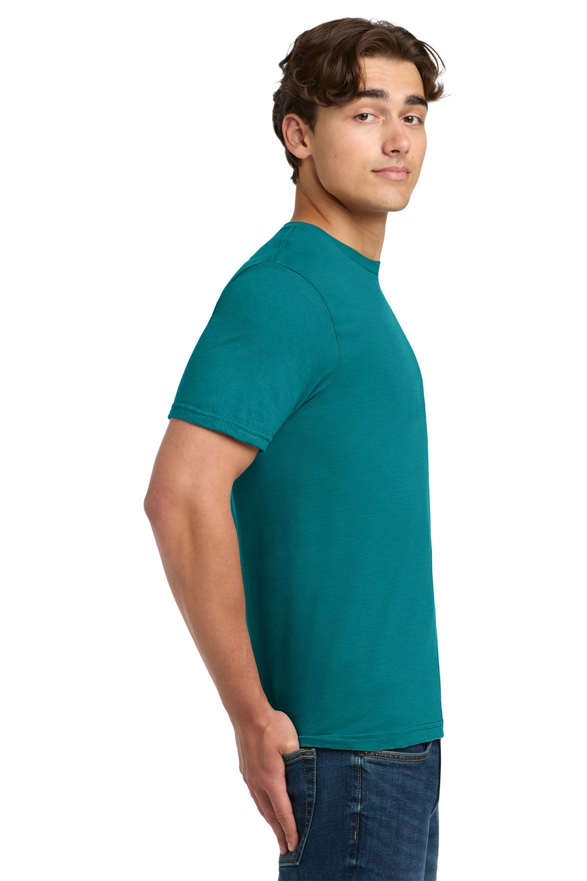 Gildan Softstyle T-Shirt 64000 side model image.