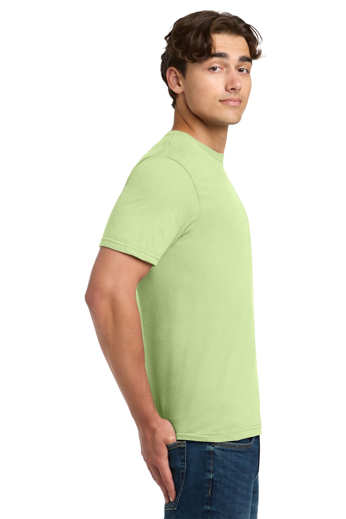 Gildan Softstyle T-Shirt 64000 side model image.