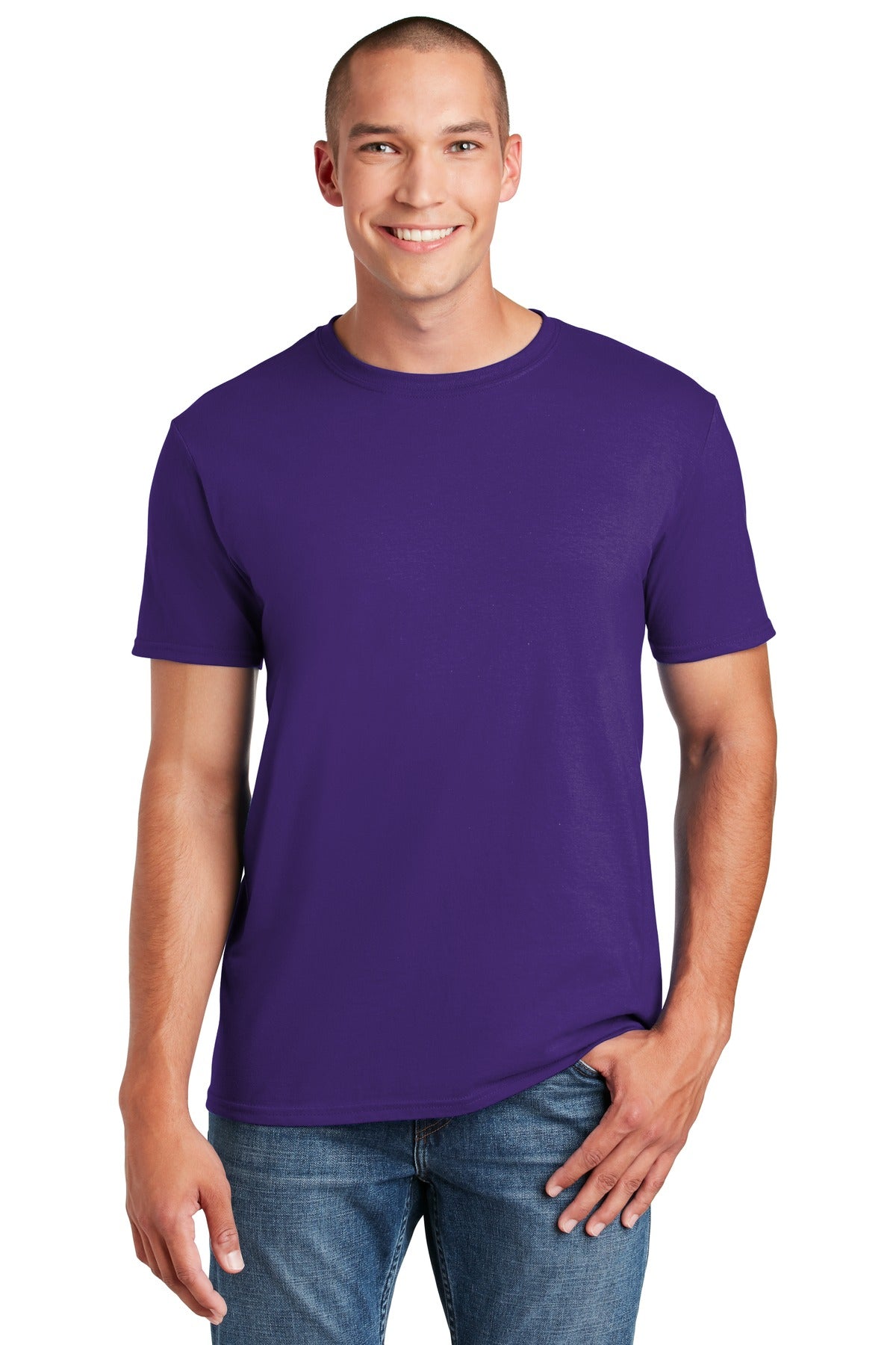 Gildan Softstyle T-Shirt 64000 front model image.