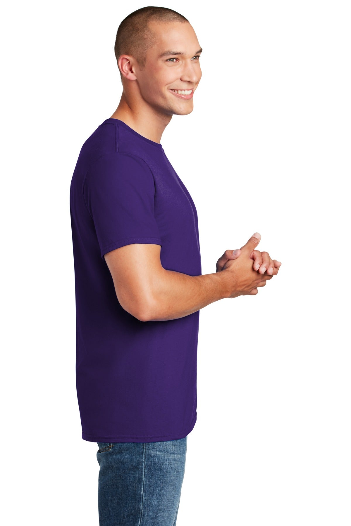 Gildan Softstyle T-Shirt 64000 side model image.