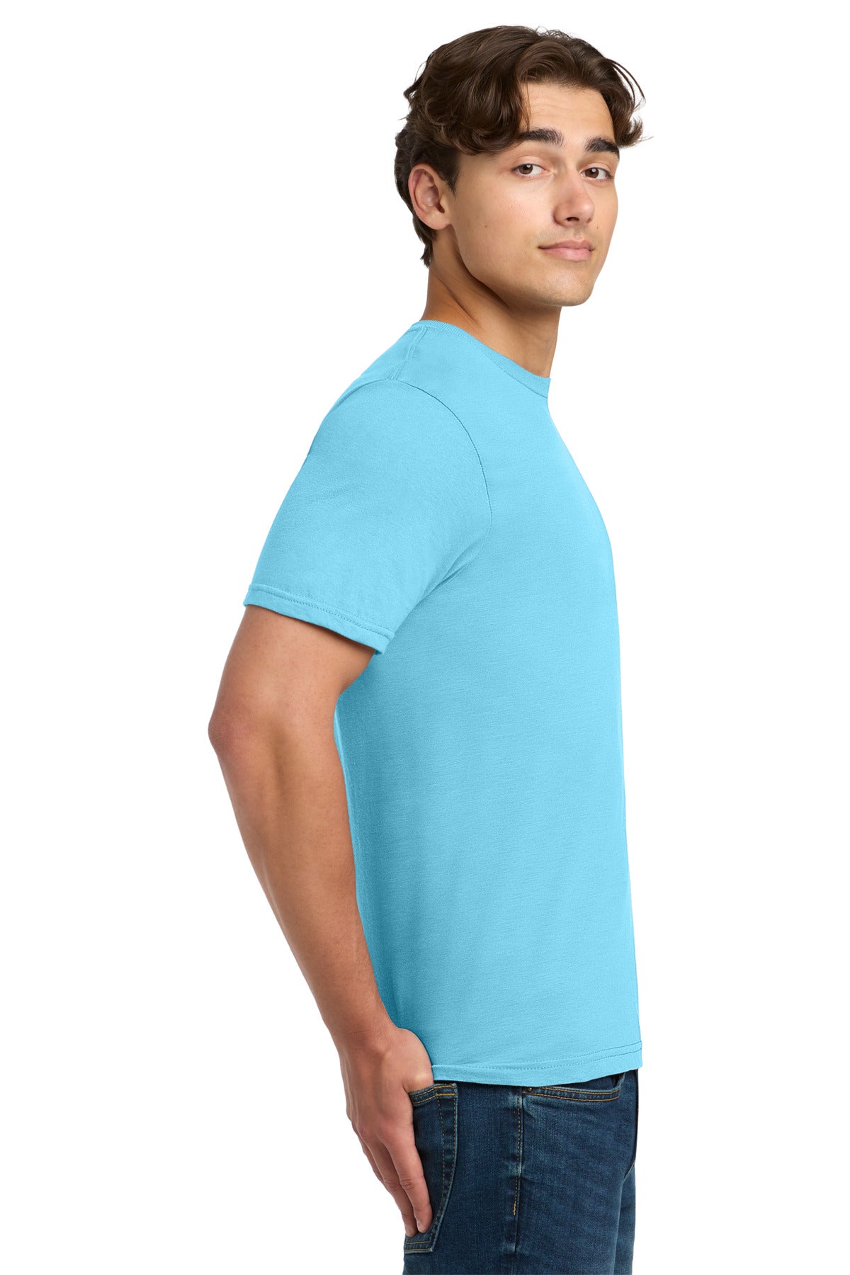 Gildan Softstyle T-Shirt 64000 side model image.