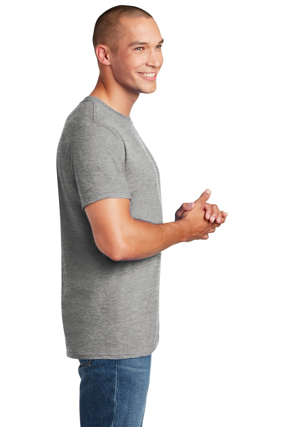 Gildan Softstyle T-Shirt 64000 side model image.