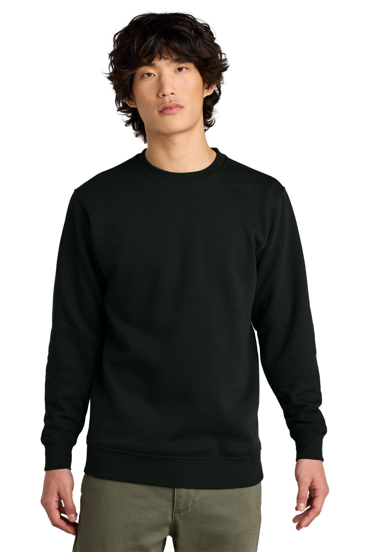 District VITFleece Crew DT6104 front model image.