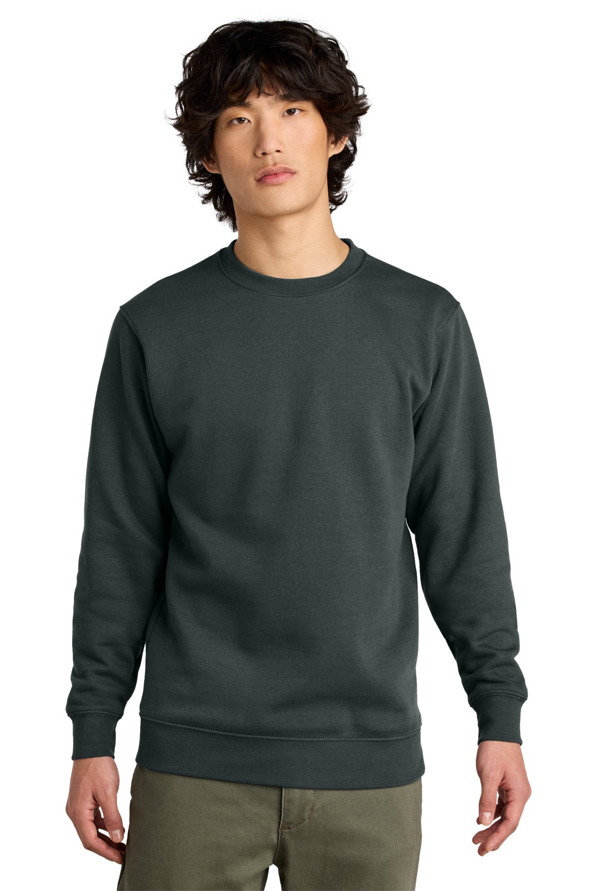 District VITFleece Crew DT6104 front model image.