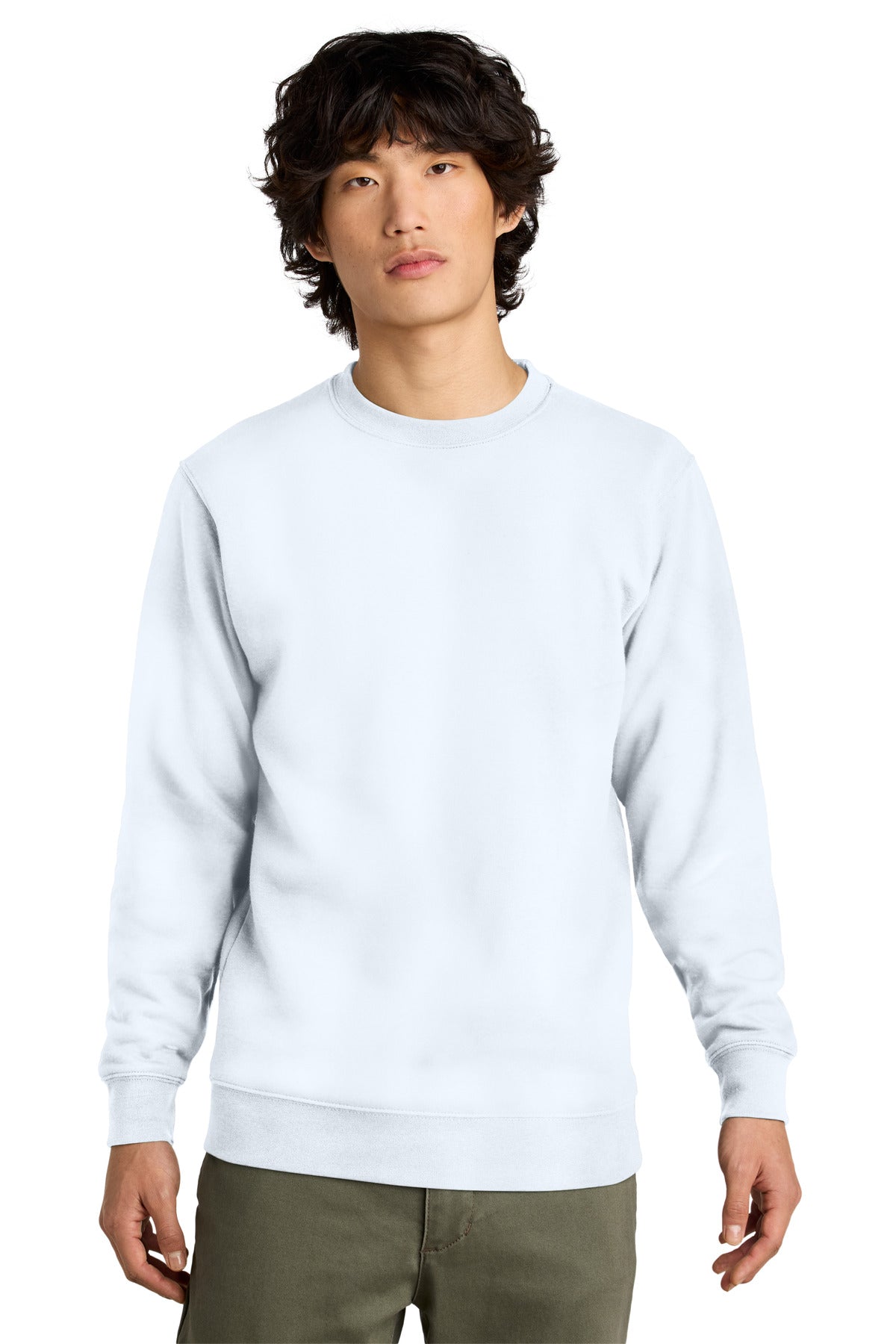 District VITFleece Crew DT6104 front model image.