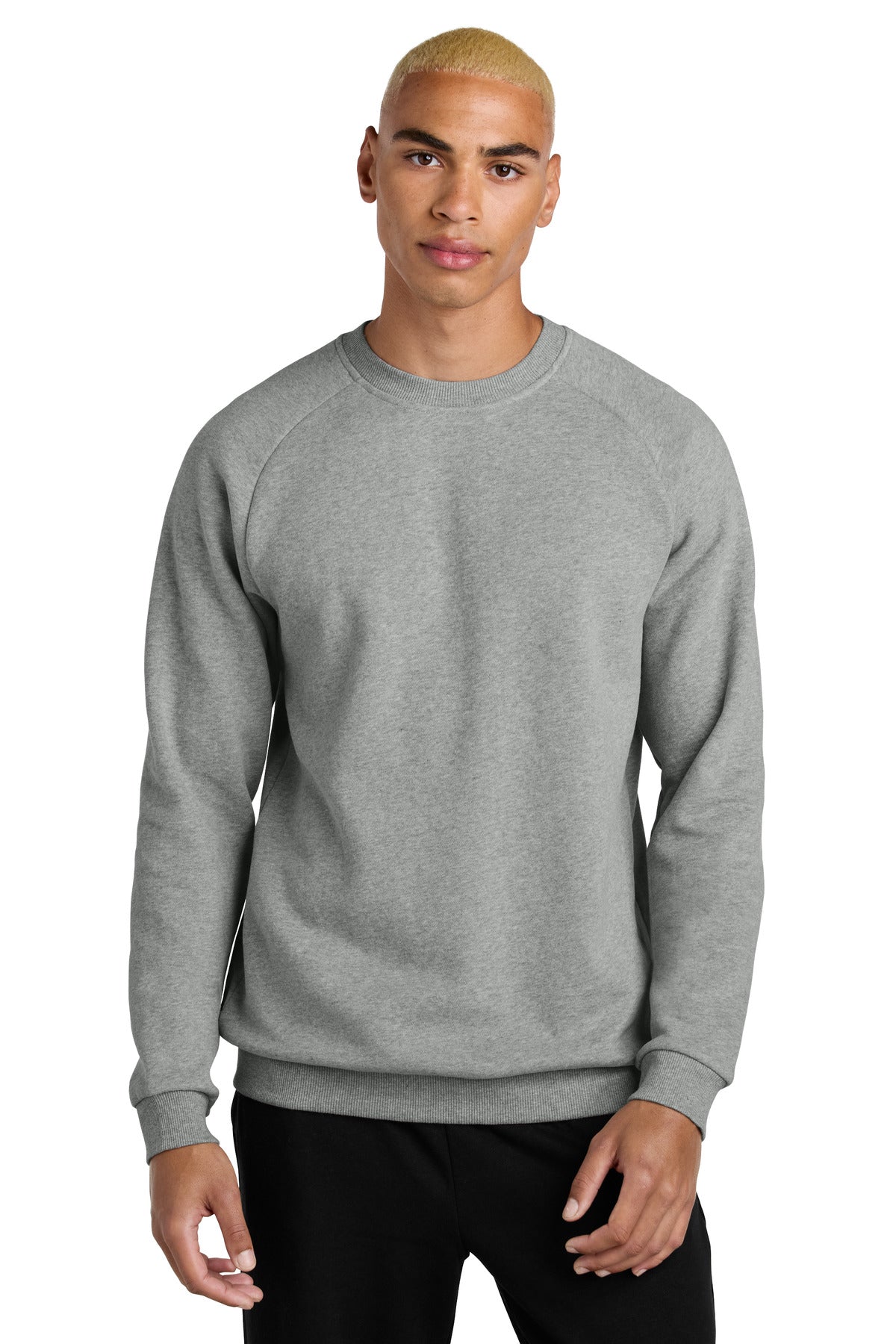 District Cloud Fleece Crew DT7804 front model image.