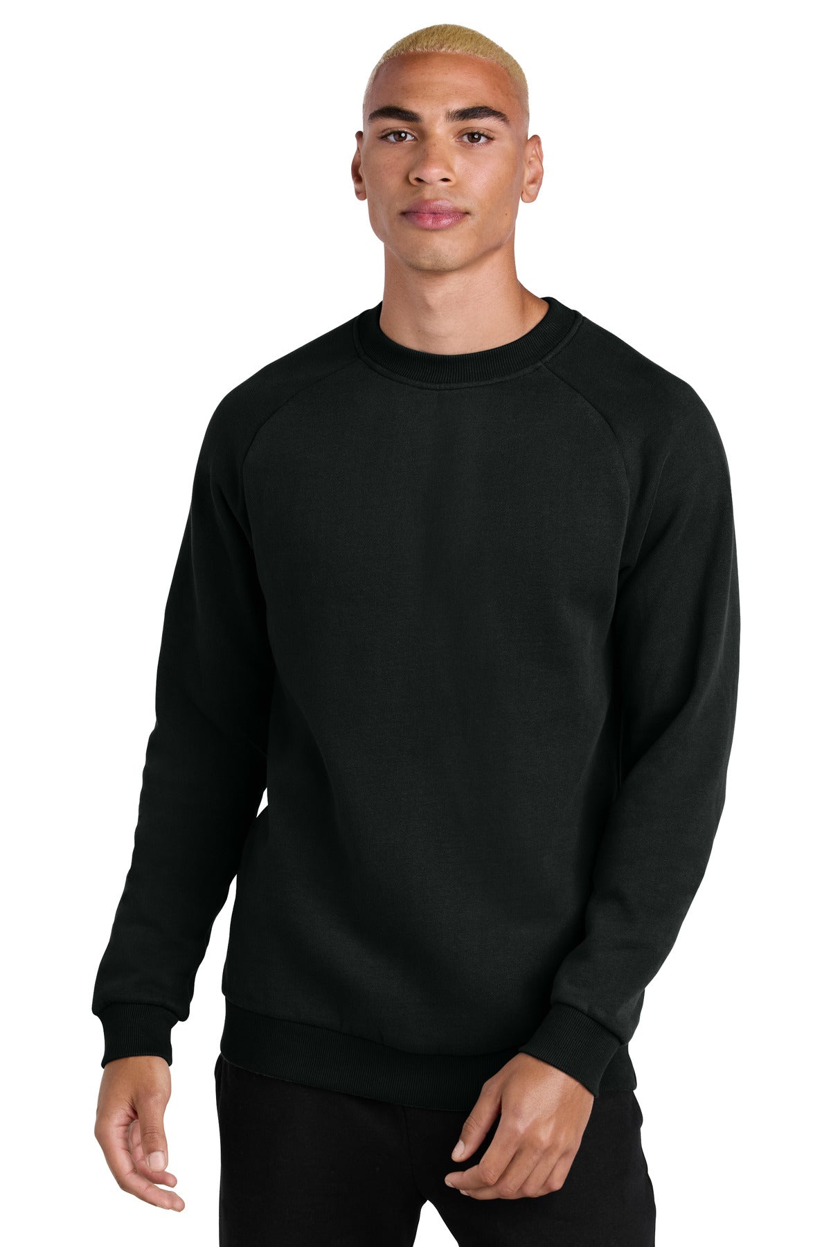 District Cloud Fleece Crew DT7804 front model image.